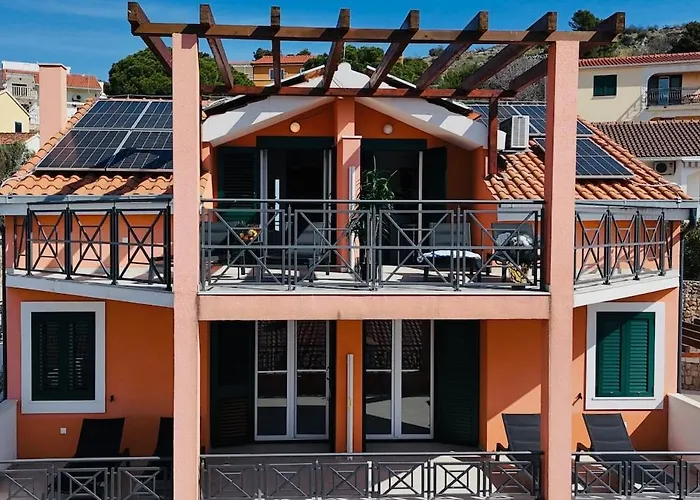 Medusalina-maestrale Трогір